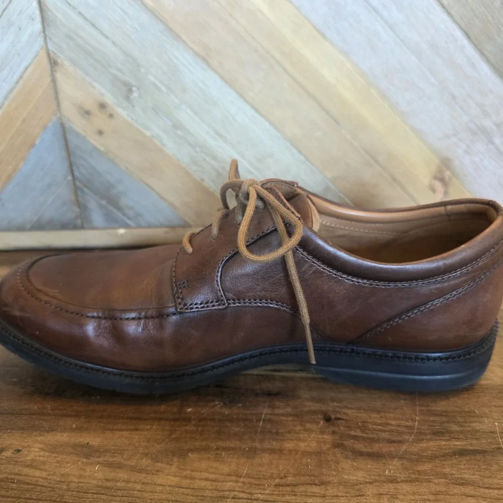 Clarks Shoes Men's Size 9M Brown Leather Lace Up Oxford Comfort Extralight
